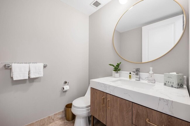 Building Photo - 1435 Brickell Ave