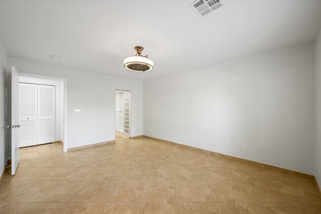 Building Photo - Welcome Home to this awesome 4 Bedroom Home