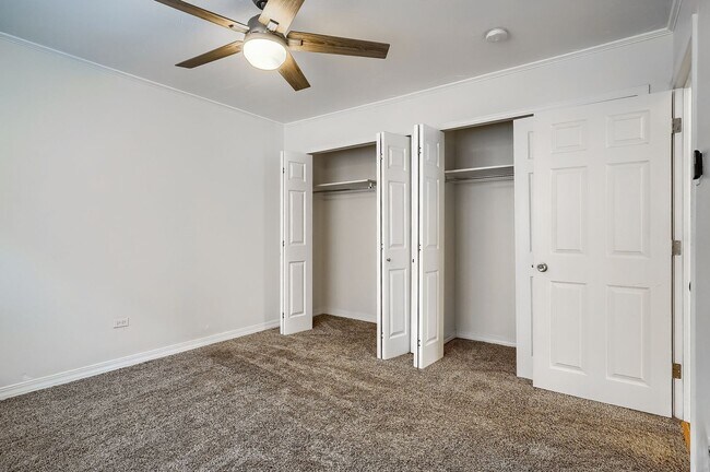 Building Photo - 3 Bed / 2 Bath Capitol Hill Condo | 2 Parking Spaces | Balcony | Walk Score 95