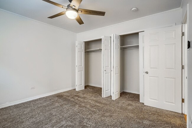 Building Photo - 3 Bed / 2 Bath Capitol Hill Condo | 2 Parking Spaces | Balcony | Walk Score 95 "Free April Rent"