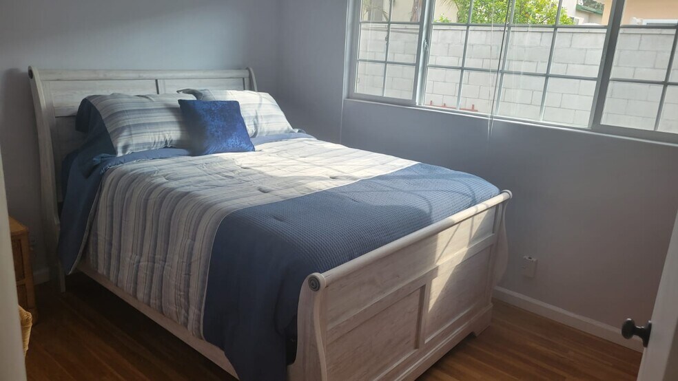 Building Photo - 1430 Manhattan Beach Blvd