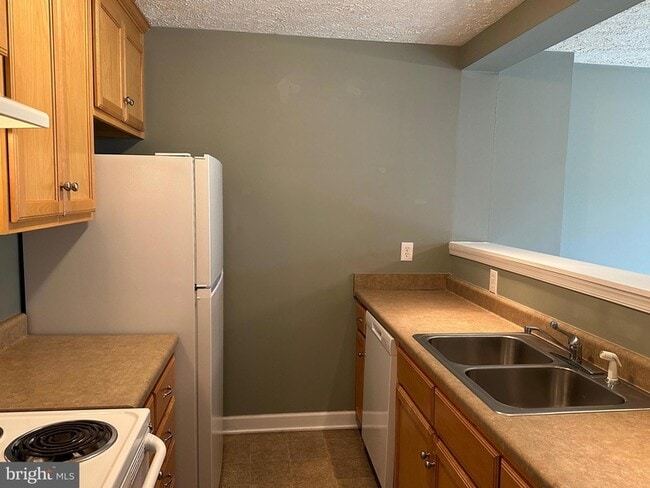 Building Photo - 232 Southridge Dr