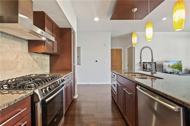 Building Photo - 1600 Barton Springs Rd