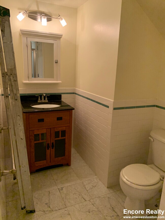 Building Photo - 195 Commonwealth Ave