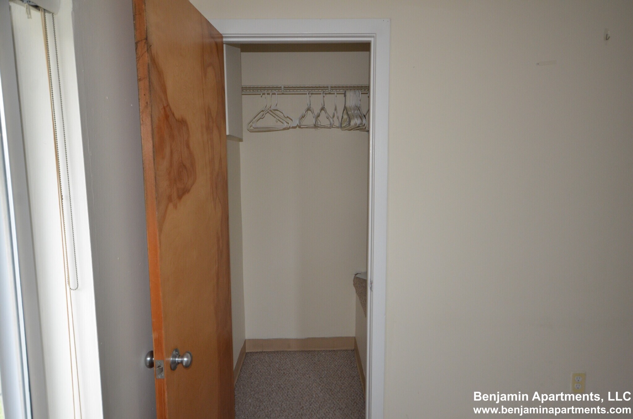 Building Photo - 142 North Beacon St