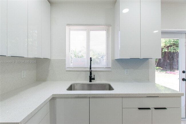 Building Photo - 1167 NW 9th Ave