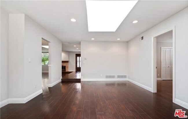 Building Photo - 1097 Finrod Ct