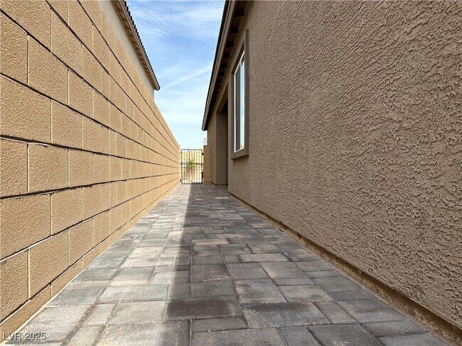 Building Photo - 3495 Lamberto Clf Wy
