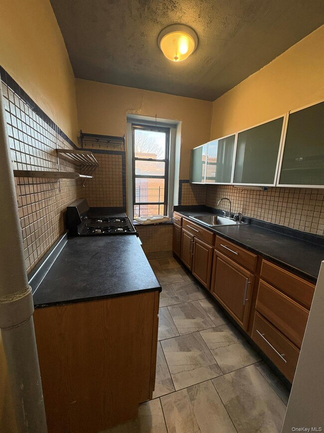 Building Photo - 37-20 83rd St