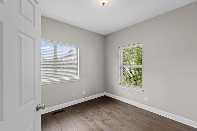 Building Photo - Beautiful Aspen Shores Home – 3 Bed, 1.75 ...