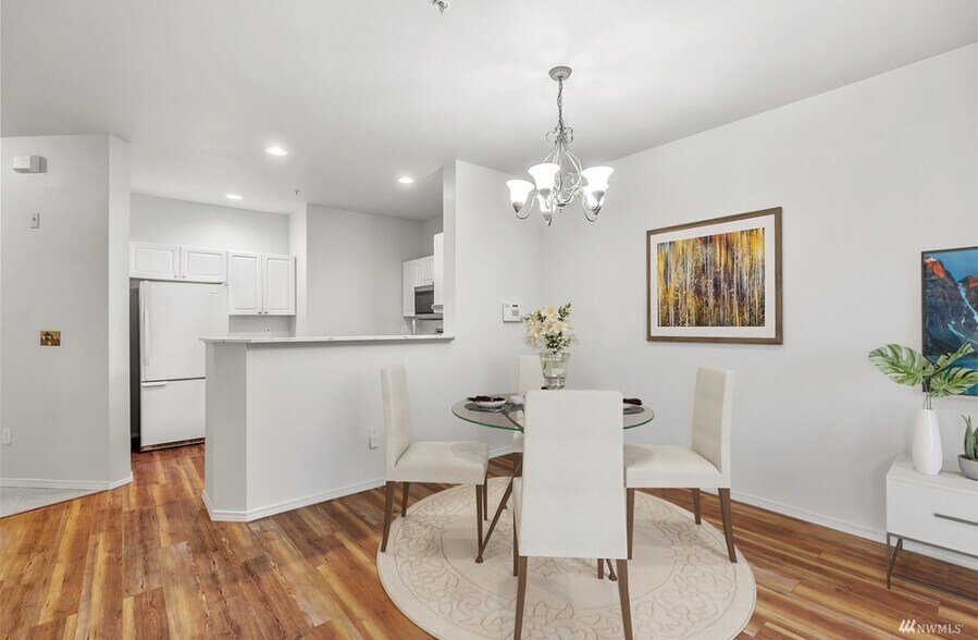 Building Photo - 12712 Admiralty Way