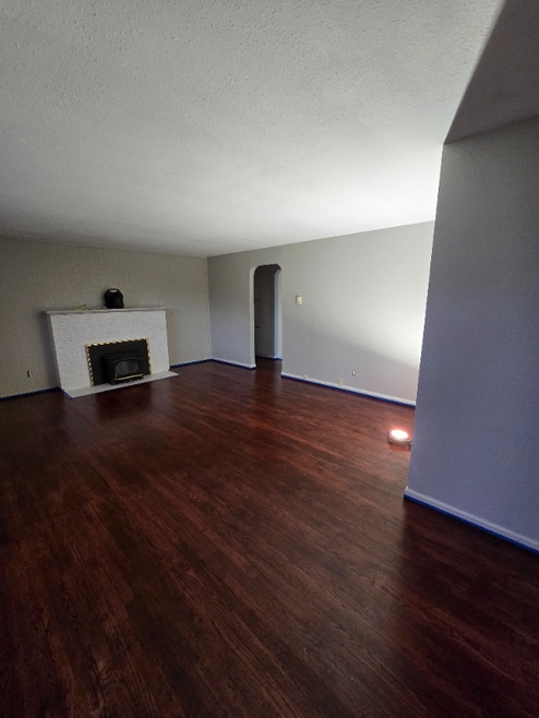 Building Photo - 2739 Locust Ave W