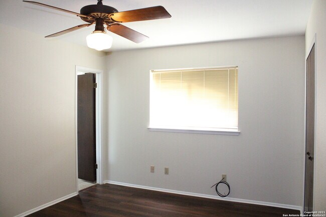 Building Photo - 5314 Peppermint Ln