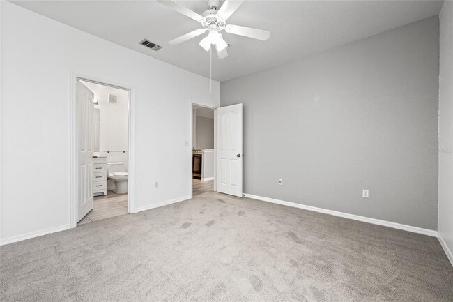 Building Photo - 5513 Legacy Crescent Pl