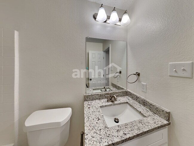 Building Photo - 1041 McKavett Dr