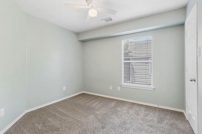 Building Photo - 98 E Stedhill Loop