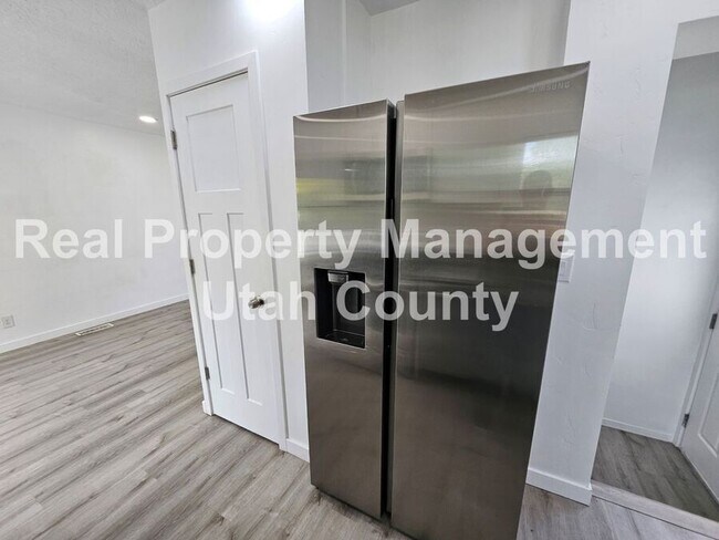 Building Photo - 152 W 100 S