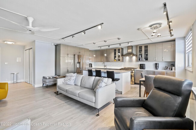 Building Photo - 675 Ocean Ave N