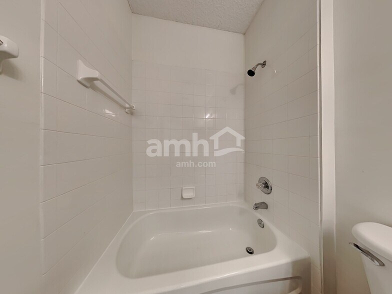 Building Photo - 1447 River of May St