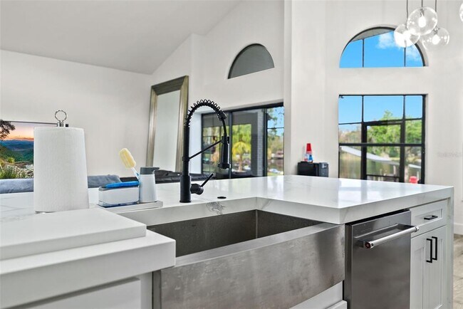 Building Photo - 15912 Willowdale Rd