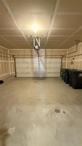 Building Photo - 721 McAdoo Dr