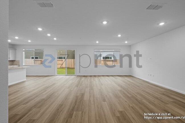 Building Photo - 2494 Zellerbach St