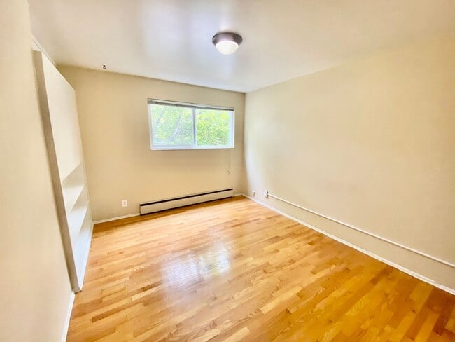 Interior Photo - Angeline