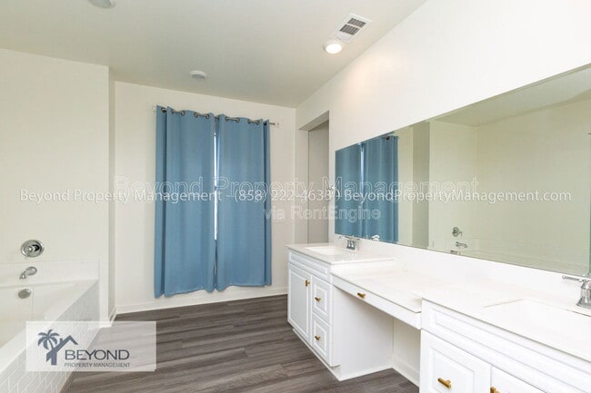 Building Photo - 13410 Pasture Ct