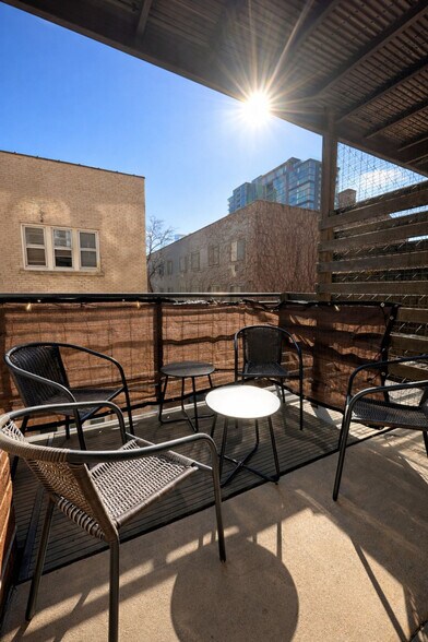 Building Photo - 1040 N Cass St