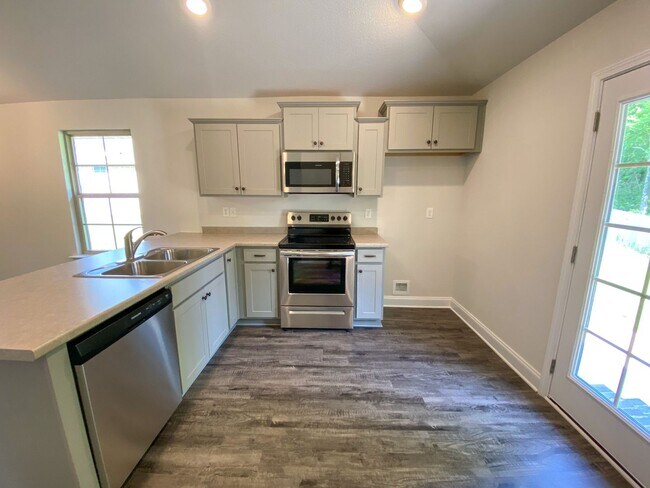 Building Photo - 4 bed, 2 bath built in 2023 in Olive Branch
