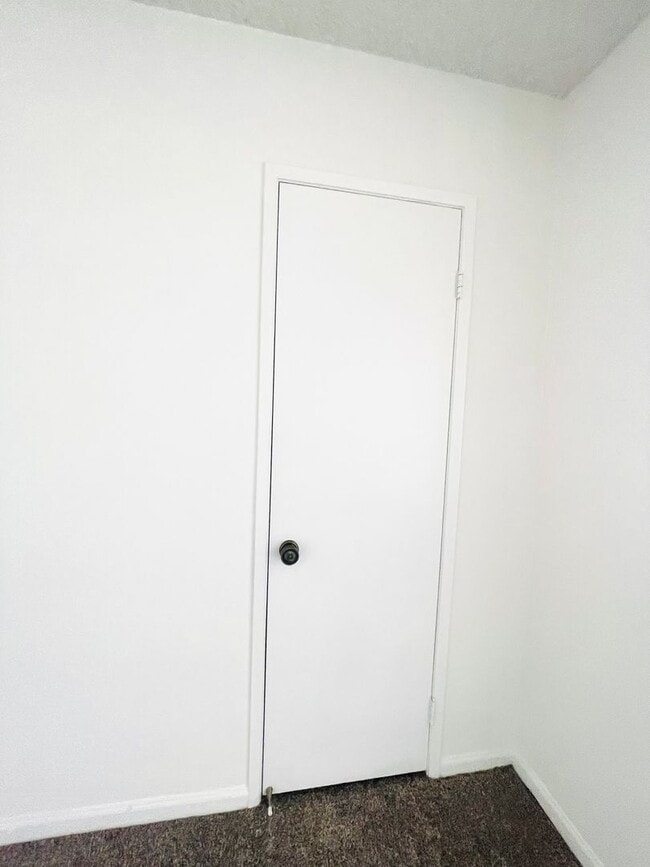 Building Photo - Todd Ranch Condo Welcome to the Todd Ranch Condo, 3-bedroom, 2-bathroom home located in the vibra...