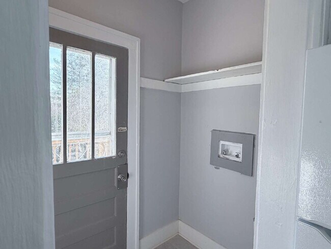 Building Photo - Rare Downtown Asheville Rental: 3BR/2BA House with Huge Yard & City Convenience- Dogs allowed!