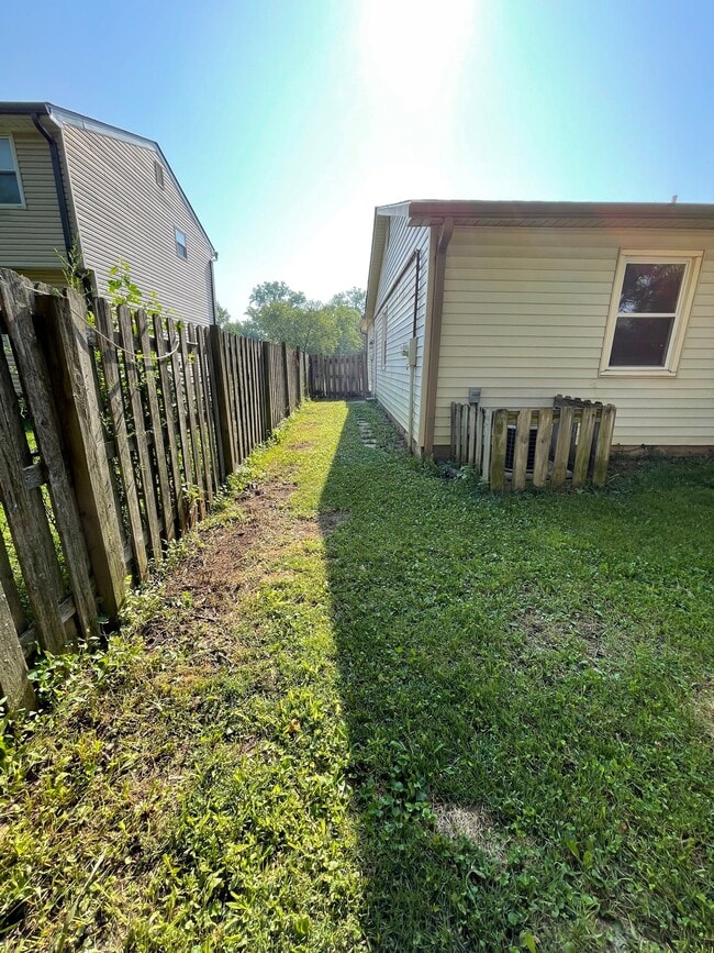 Building Photo - 5212 Bahia Dr