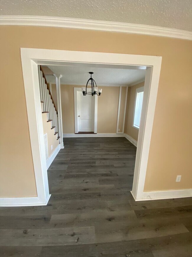 Building Photo - Mobley