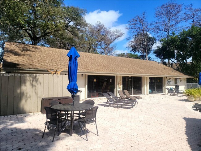 Building Photo - 3078 S Oakland Forest Dr