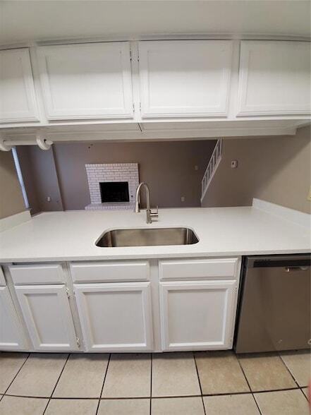 Building Photo - 9008 Sanger Dr