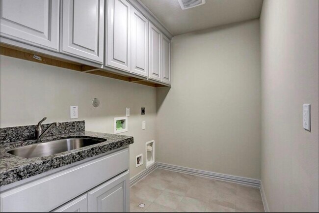 Building Photo - 13621 Teal Bluff Ln