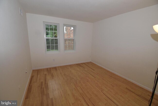Building Photo - 1806 Key Blvd
