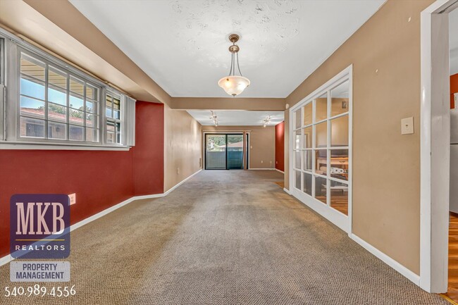 Building Photo - 5260 Crossbow Cir
