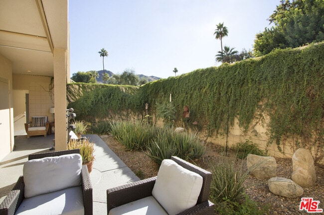 Building Photo - 501 Desert Lakes Cir