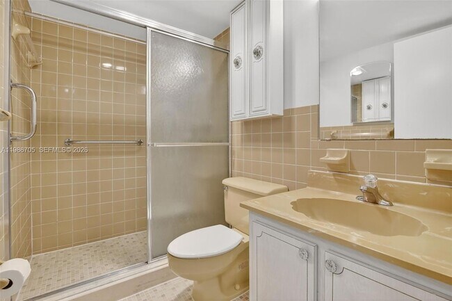 Building Photo - 3050 NE 16th Ave