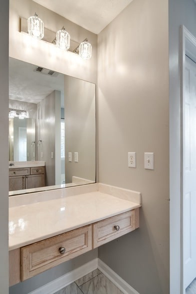 Building Photo - 104 Sundance Way