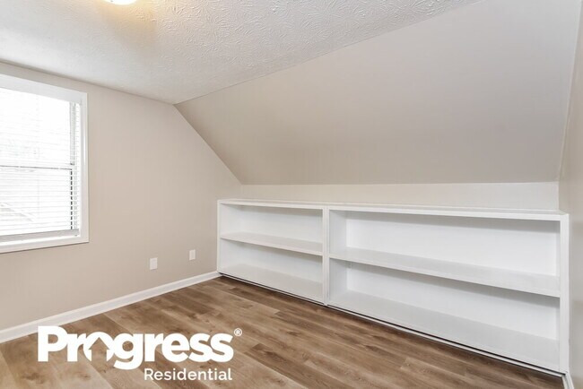 Building Photo - 2405 Betsy Ct SW