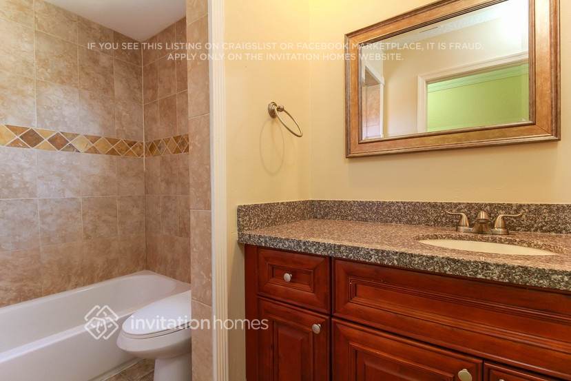 Building Photo - 7302 Spinnaker Bay Dr