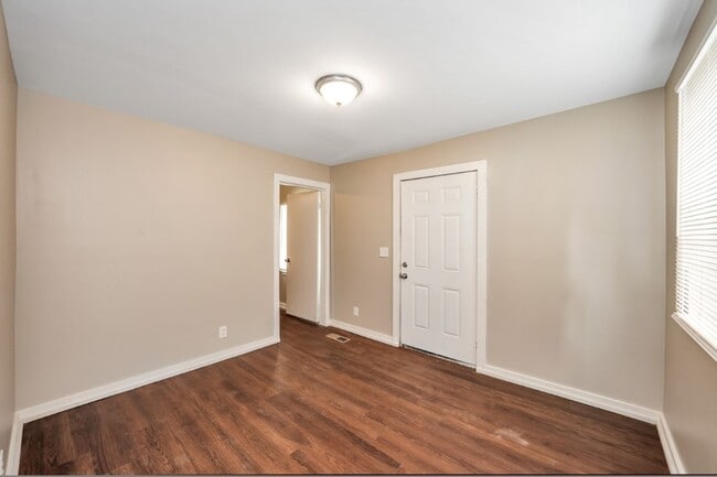 Building Photo - Cozy Childersburg Duplex! 2 Bed 1 Bath
