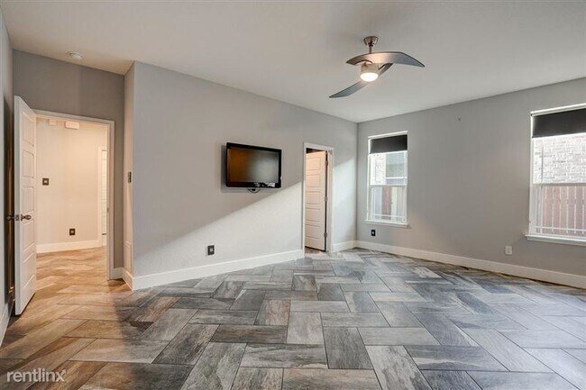 Building Photo - 230 Telluride Dr
