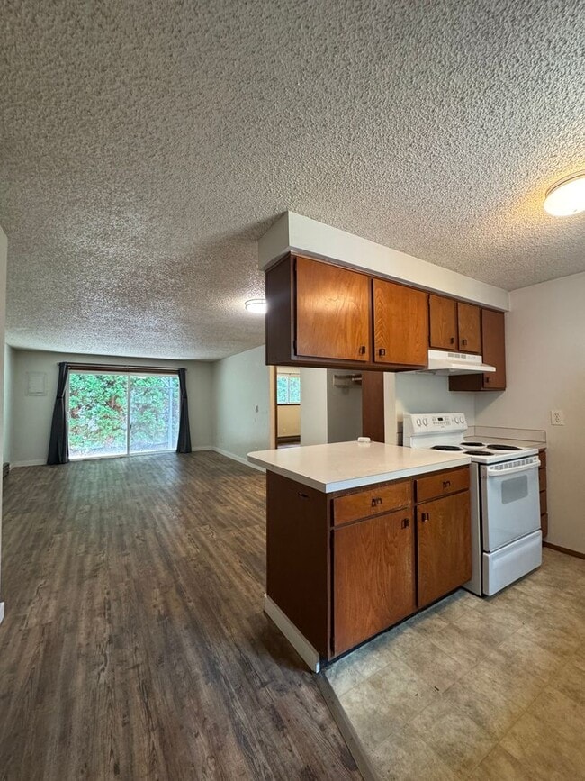 Building Photo - 1604 N Brook Ct