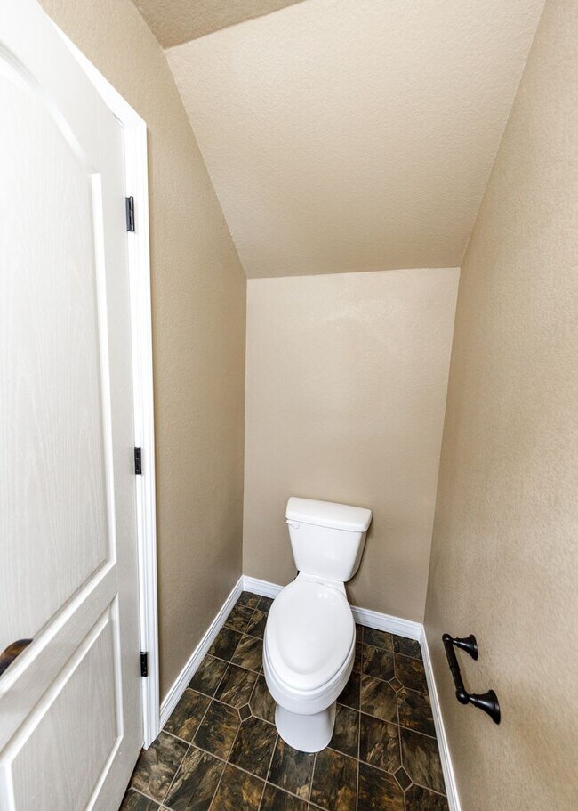 Building Photo - Westside 3 Bed Townhouse in Gold Hill Mesa