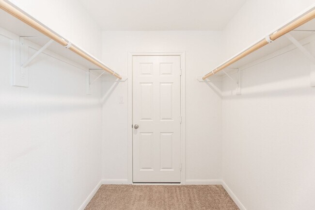 Building Photo - 18011 Alton Springs Dr