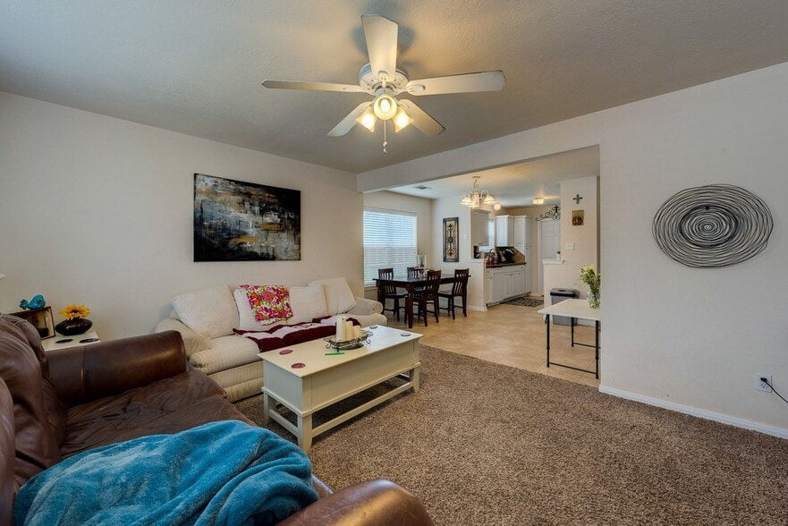 Building Photo - AUGUST PRE-LEASE Beautiful 3 Bed, 3.5 Bath Minutes from Campus!